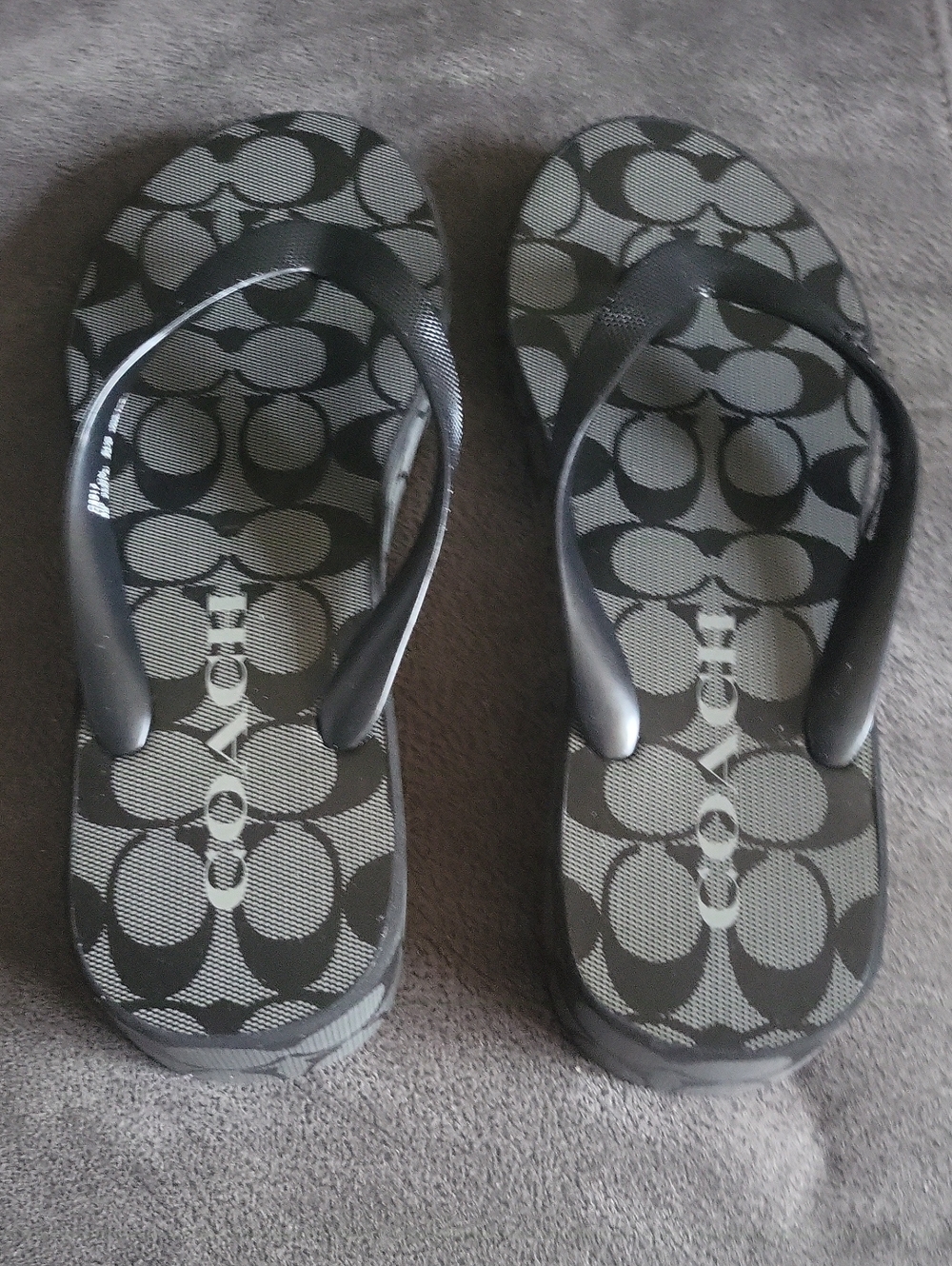 NWT🖤 Coach Signature Monogram Logo Black Wedge Flip-Flops! Size 9. 🐎 - Picture 3 of 9